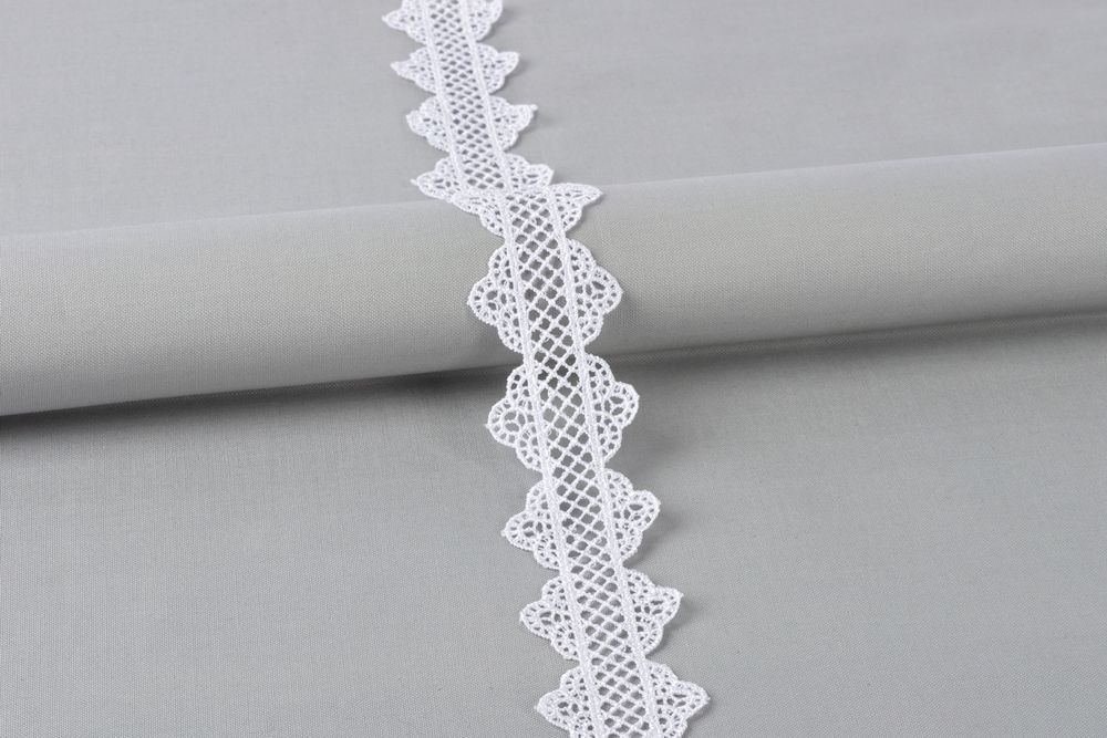 Кружево гипюр (плетёное) 35 мм / 10 м, GP001WH белый, Gamma GGM-3505
