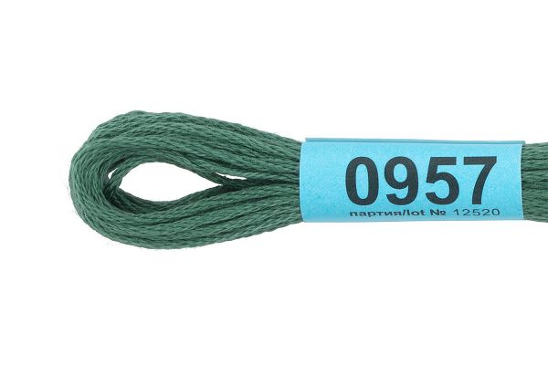 Мулине Gamma 100% хлопок, цв.0957 сер-зеленый, 24 мотка по 8 метров