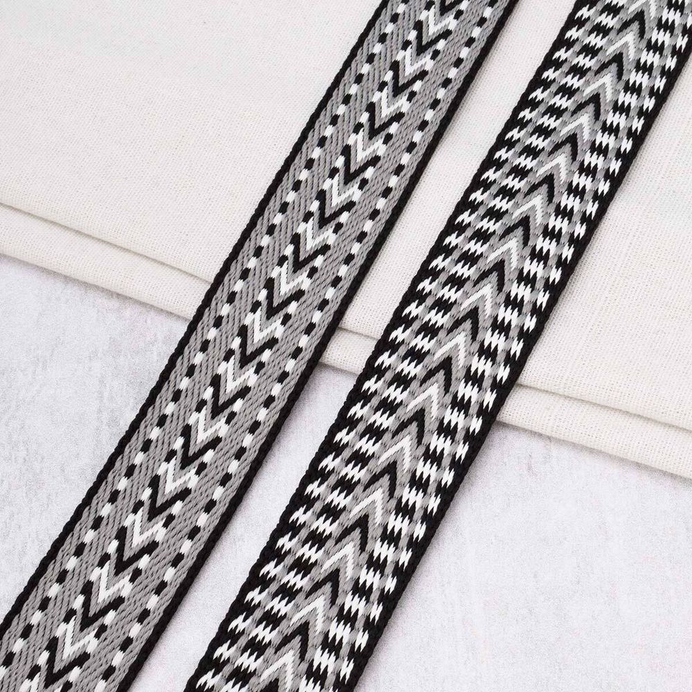 Стропа (ременная лента) 38 мм / 45.72 метра, [35.87 г/пог.м], с принтом, T0809 серый/белый/черный, 3Al362