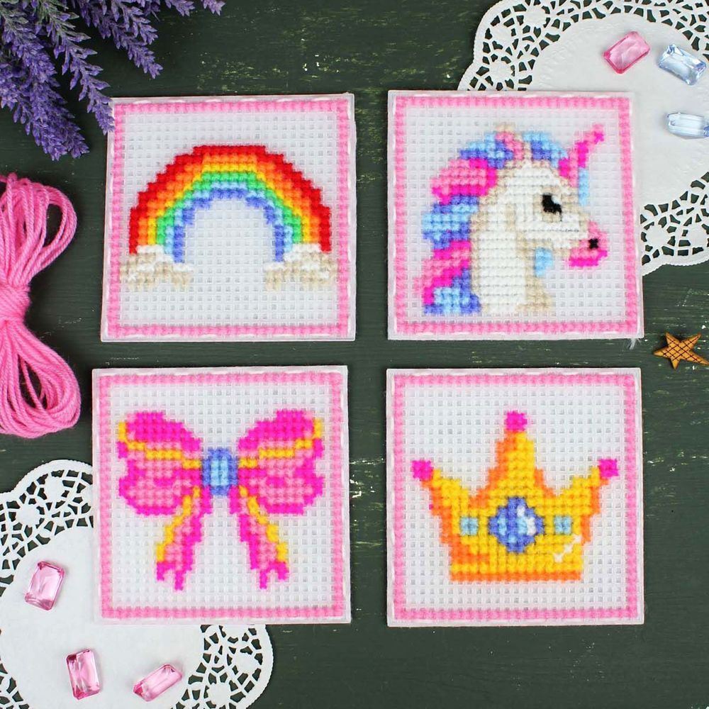 Набор для вышивания нитками МП Студия, на пластиковой канве Набор принцессы 10,6х10,6см - 4 шт