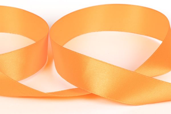 Лента атласная 1-сторонняя 25.0 мм / 33±2 метра, №509N(13-1145) св.оранжевый, Gamma