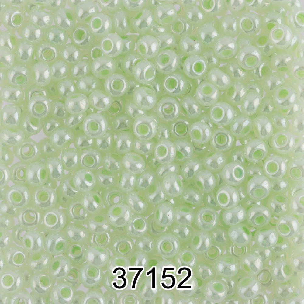 Бисер Preciosa круглый 10/0, 2.3 мм, 500 г, 37152 (Ф035) св.салатовый