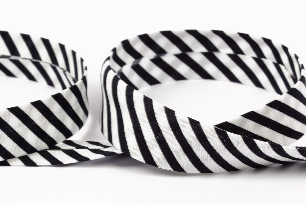 Косая бейка хлопковая 15 мм / 22.8 метров, 020 черные полосы, Gamma GBF-15