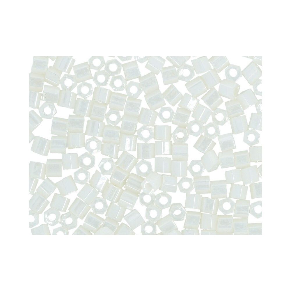 Бисер Toho 11/0 Hexagon 3 (2.2 мм), 500 г, 0122 молочный/перл