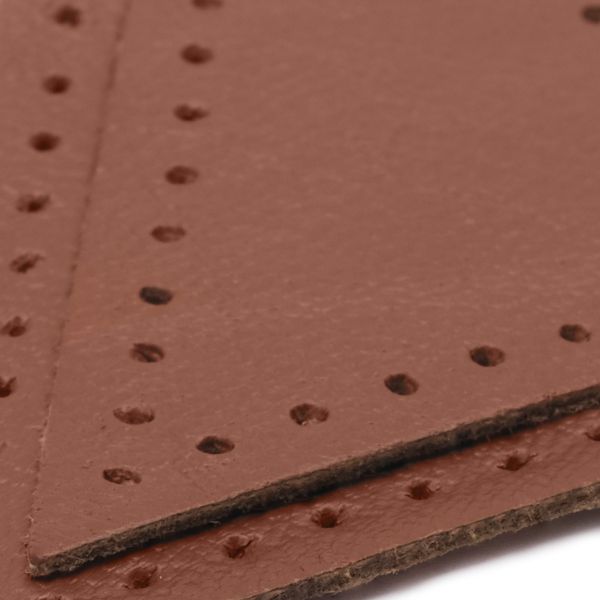 Заплатки пришивные из кожи, треугольник равнобедр., стор. 6см, с перфорацией, 2 шт, 100% кожа, 02 светло-коричневый, 9902