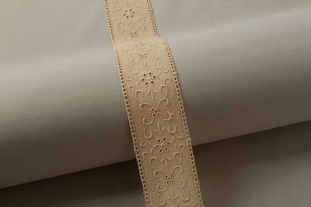 Кружево шитьё 43 мм / 10 м, бежевый, Gamma GYEM-4301 Кружево шитьё 43 мм / 10 м, бежевый, Gamma GYEM-4301