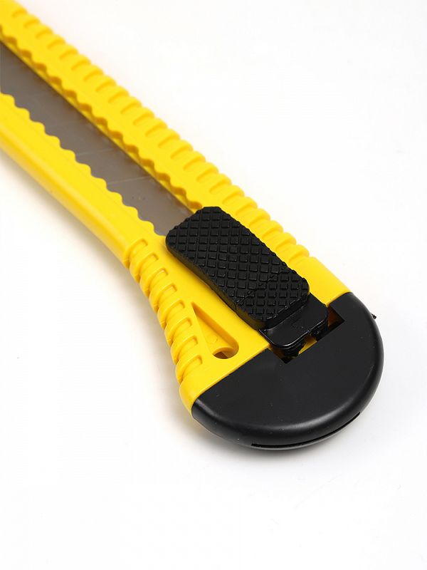 Нож канцелярский 18 мм, UN-18-1