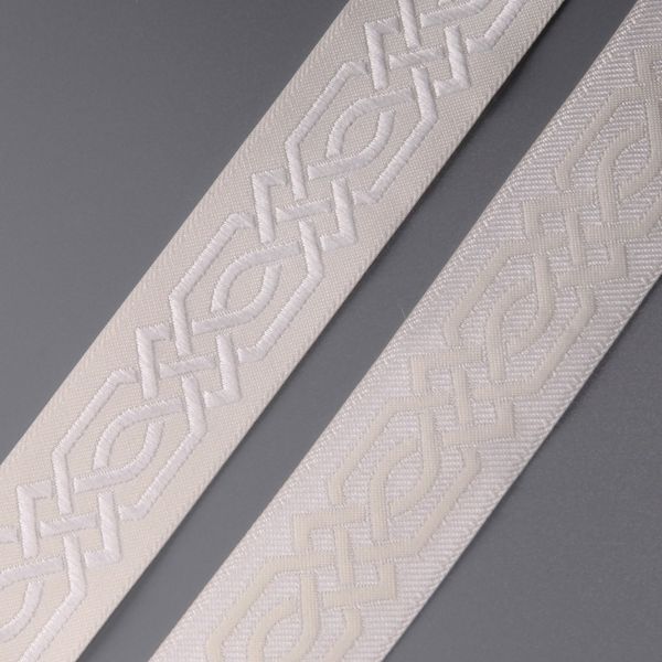 Лента (тесьма) жаккардовая 35.0 мм / 10±0.5 метров, бордюр Кельтский орнамент, 35272 V1 белый