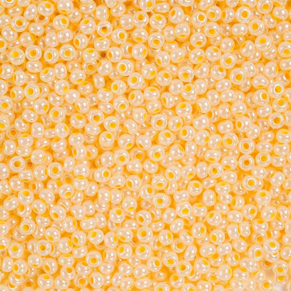 Бисер Preciosa эффект алебастра с блест.покрытием и цв. центром 10/0 (2.3 мм), 100 г (5х20 г), цв. 37386