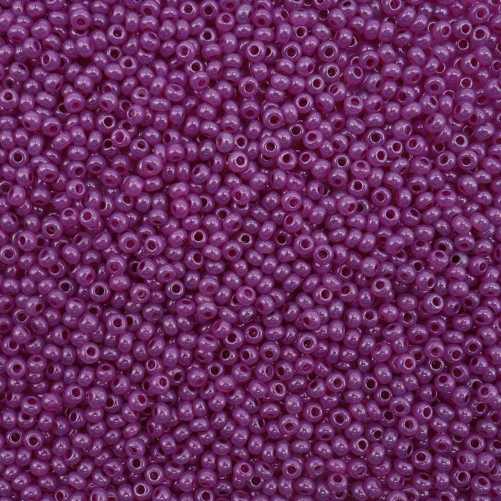 Бисер Preciosa 10/0 (2.3 мм), 500 г, эффект алебастра с блестящим покрытием, круг.отв., (17325) 331-19001-10/0