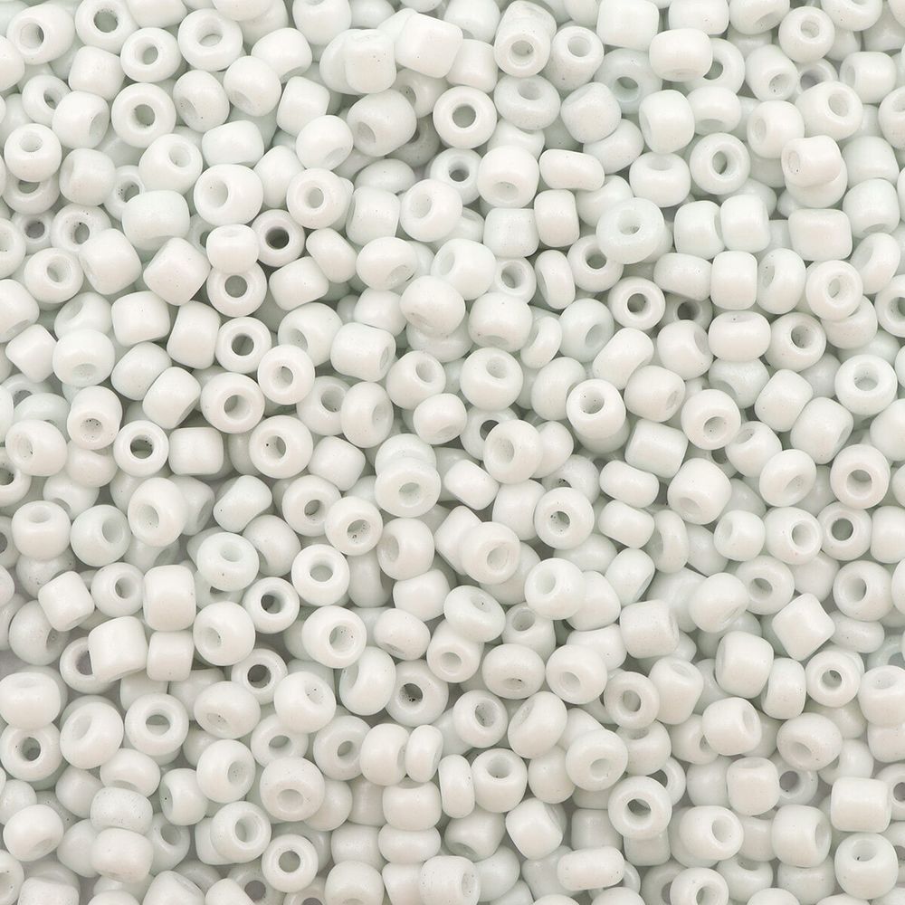 Бисер Astra&Craft 11/0 (2.1 мм), 200 г (10х20 г), цв. 979 белый перламутровый