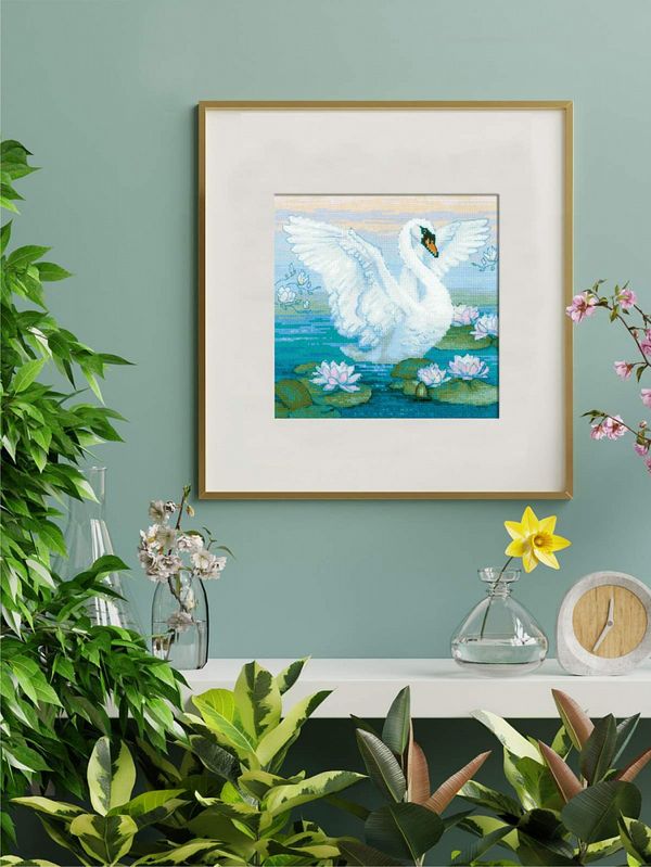 Набор для вышивания нитками Риолис, Белая лебедь 27х27 см