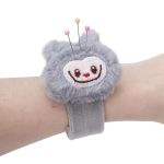 Браслет игольница монстрик серый 24 см