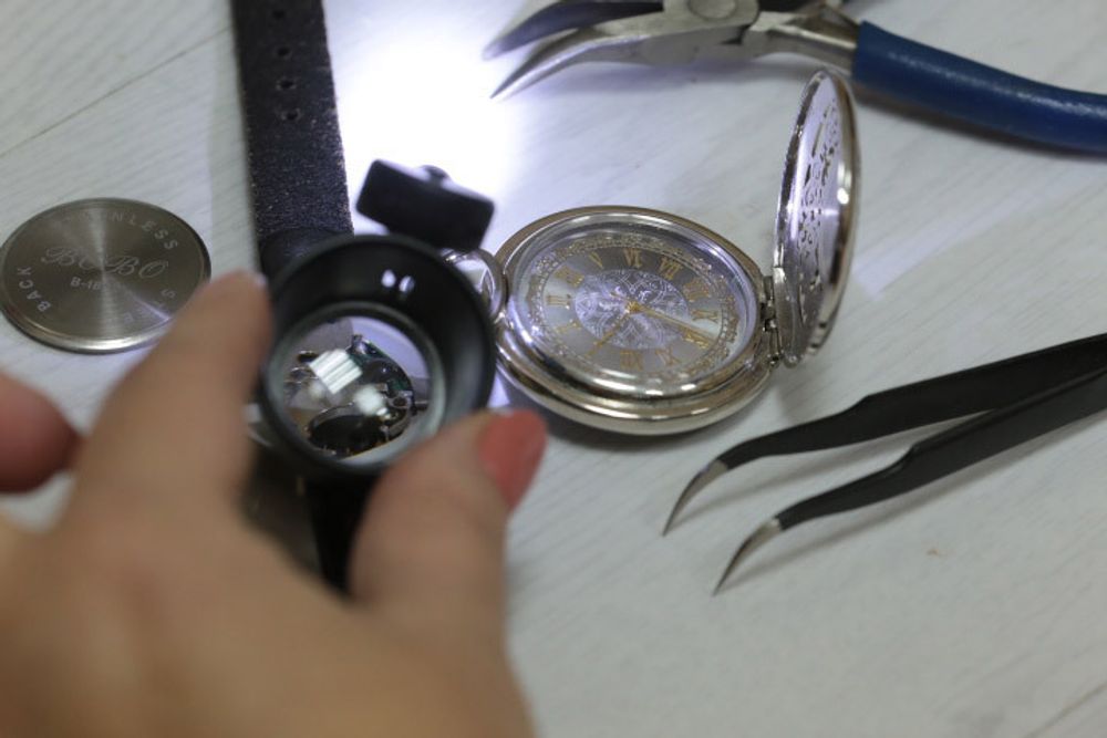 Лупа часовая с подсветкой (ув.х6), Ferstel FR-05