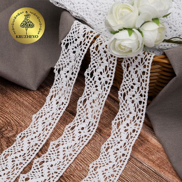 Кружево вязаное (тесьма) 32 мм, цв.02 белый, уп. 25 м, Kruzhevo