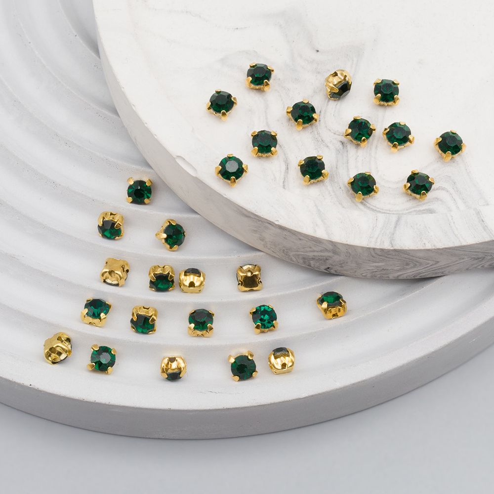 Хрустальные стразы в цапах круглые (золото) изумруд 4х4мм, 29-30 шт/упак Astra&Craft, ЗЦ016НН44