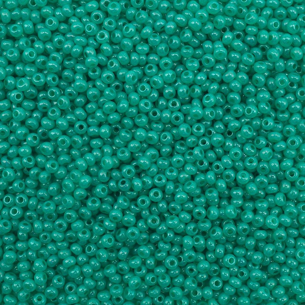 Бисер Preciosa 10/0 (2.3 мм), 500 г, эффект алебастра с блестящим покрытием, круг.отв., (17358) 331-19001-10/0