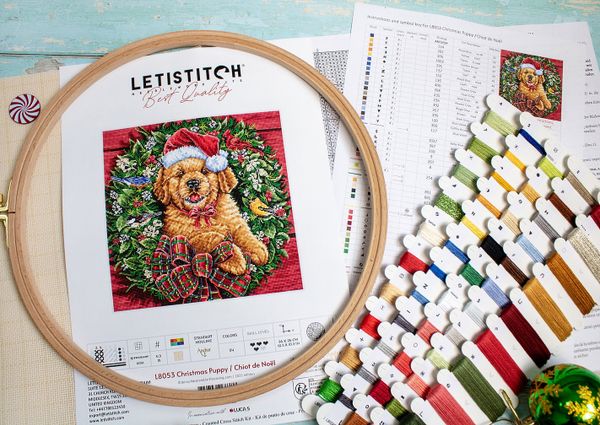 Набор для вышивания нитками LetiStitch, Рождественский щенок, 26х26 см