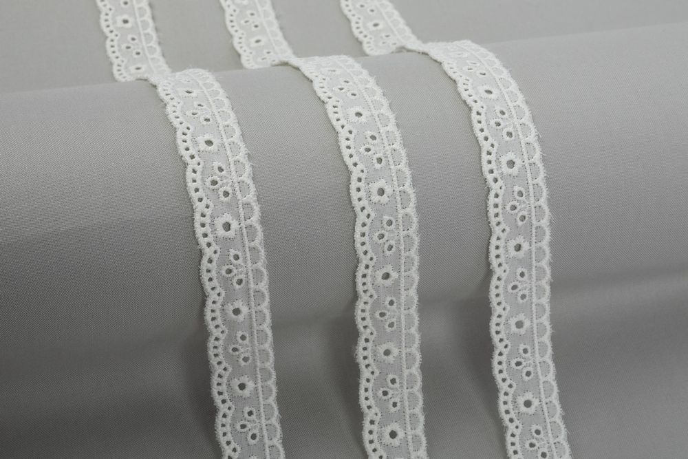 Кружево шитьё 18 мм / 10 м, кремовый, Gamma GYEM-1801
