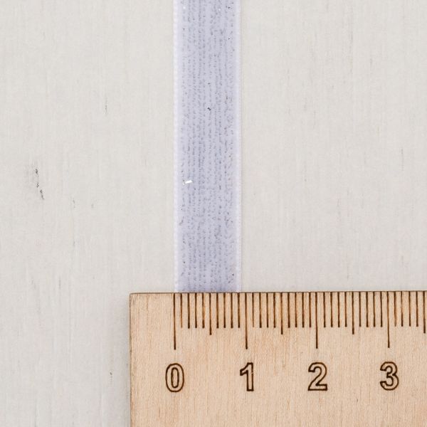 Лента бархатная (тесьма) с люрексом 10.0 мм / 32.9±2 метров, 01 белый