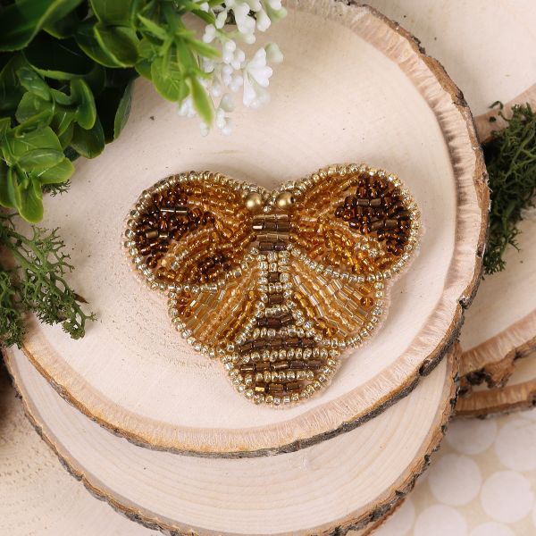 Набор для вышивания бисером Klart, Брошь. Медовая пчелка, 6х5 см