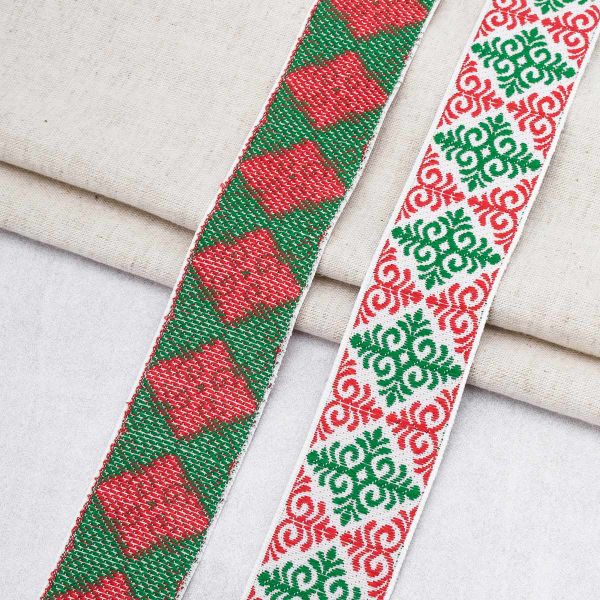 Лента (тесьма) жаккардовая 32.0 мм / 25 метров, Славянский орнамент Оберег, рис. 9788, белый / красный / зеленый, С3774Г17