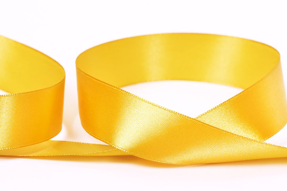Лента атласная 1-сторонняя 25.0 мм / 33±2 метра, №015 желтый, в термоплёнке, Gamma