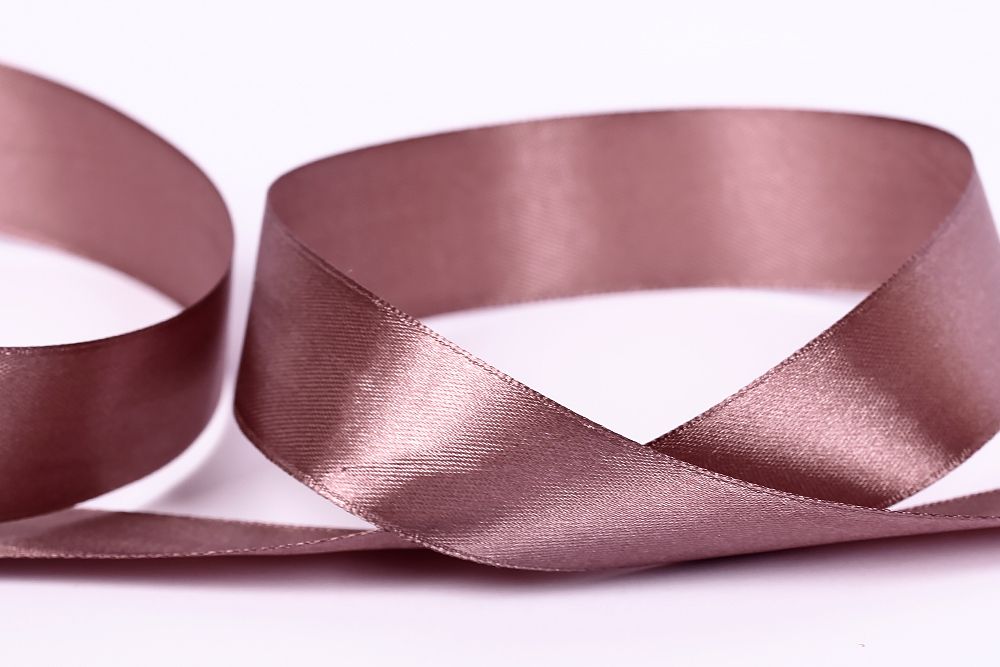 Лента атласная 1-сторонняя 25.0 мм / 33±2 метра, 147 грязно-розовый, Gamma
