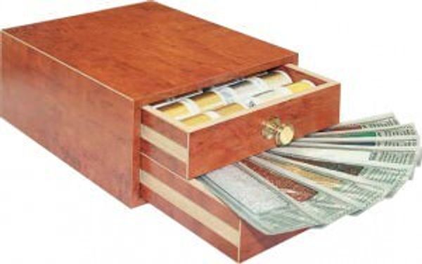 Швейные нитки (набор) подарочный в шкатулке: нитки Madeira Handstick Metallic №6,12,20,25,Spectra,Heavy Metal., 8115