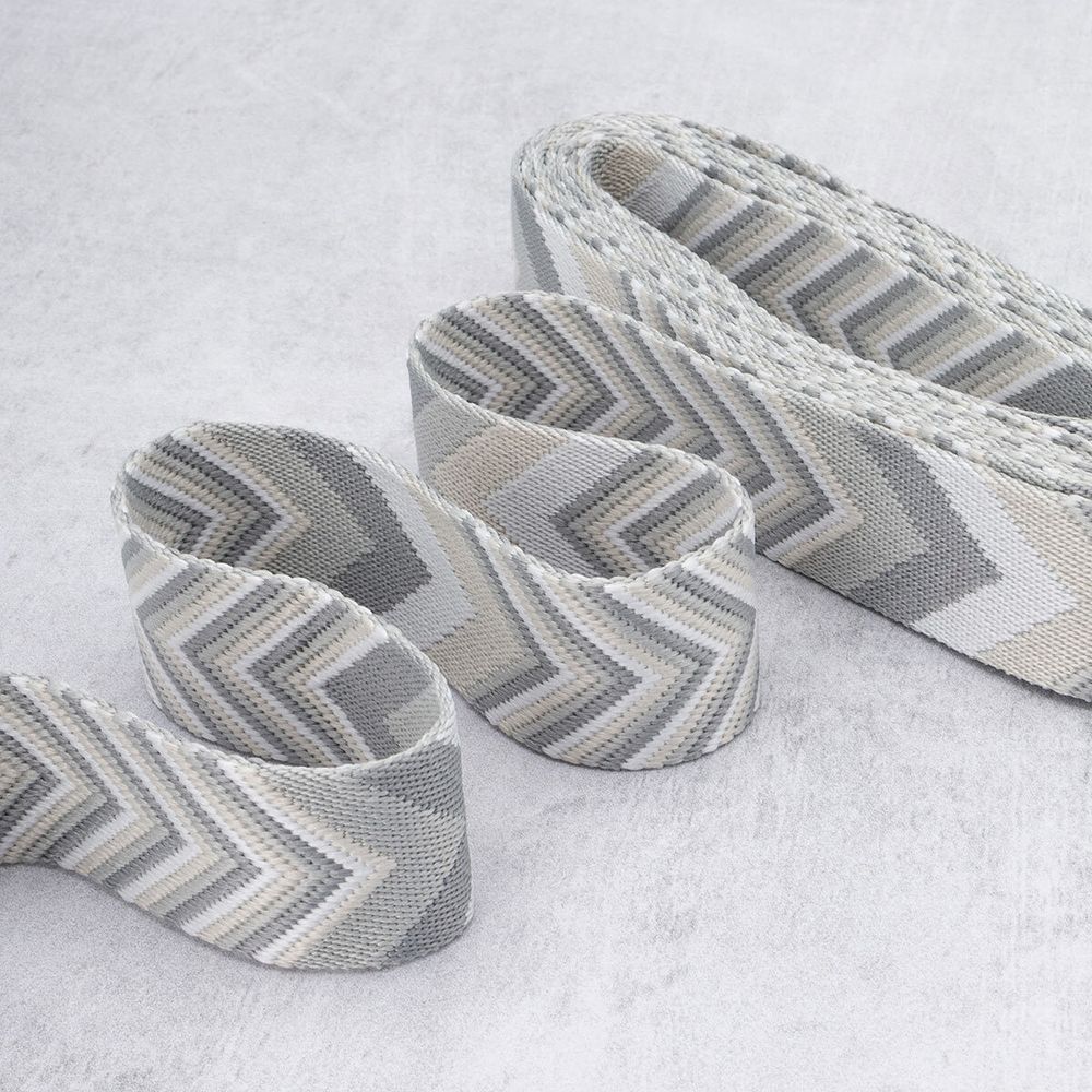 Стропа (ременная лента) 38 мм / 3 метра, [40 г/пог.м], с принтом 2-сторонняя, D144 серый/белый, 3Al354