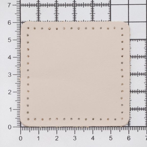 Заплатки пришивные из кожи, квадрат 6см с перфорацией, 2 шт, 100% кожа, 06 бежевый, 9112