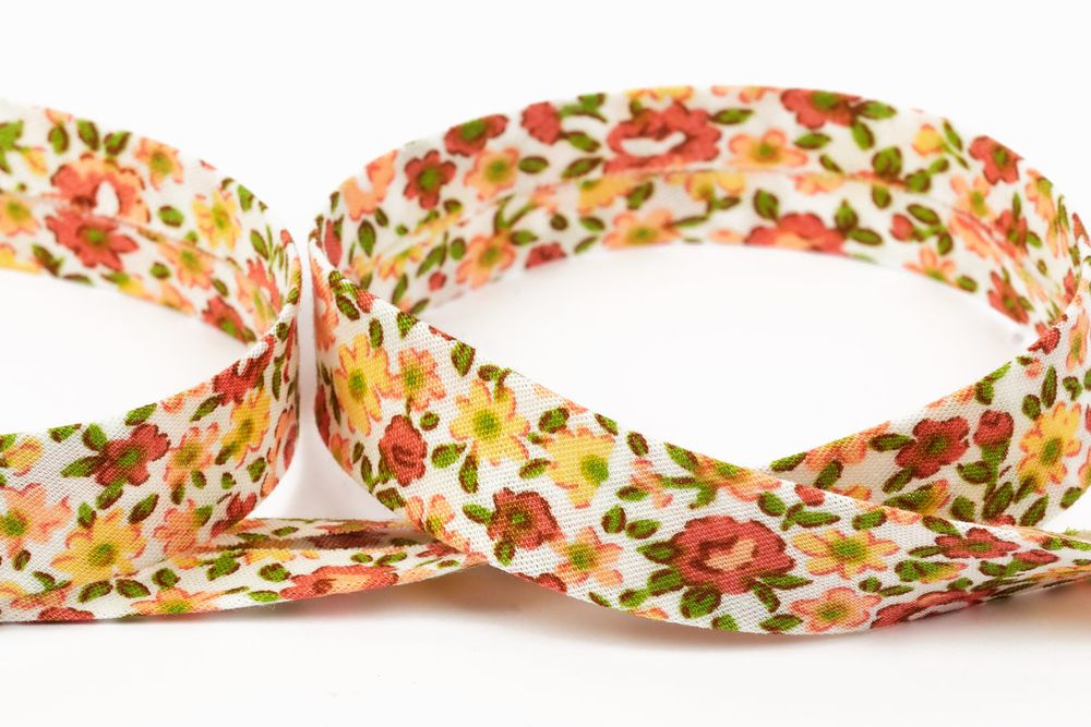 Косая бейка хлопковая 15 мм / 22.8 метров, 031 цветы, Gamma GBF-15