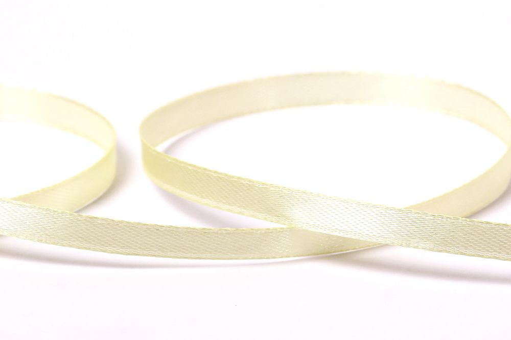 Лента атласная 1-сторонняя 6.0 мм / 33±2 метра, 009 св.желтый, Gamma