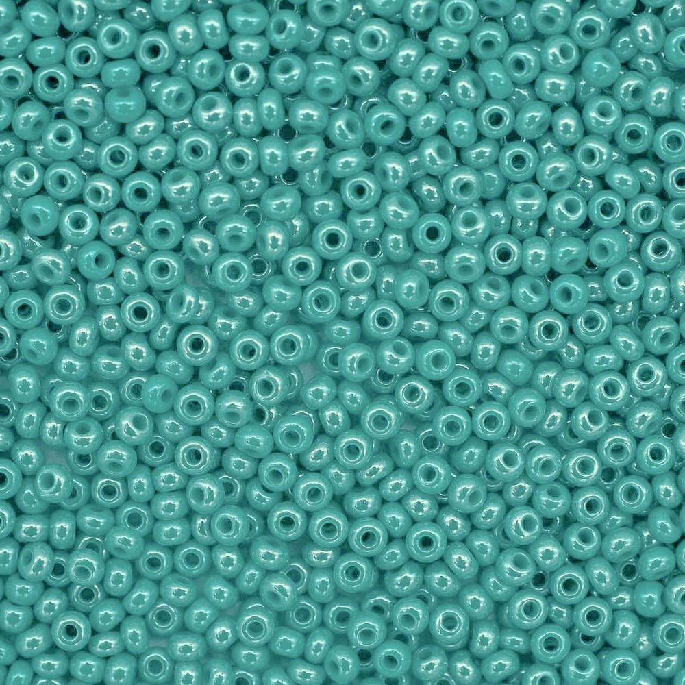 Бисер Preciosa 10/0 (2.3 мм), 100 г (5х20 г), непрозрачный с покрытием, цв. 68130