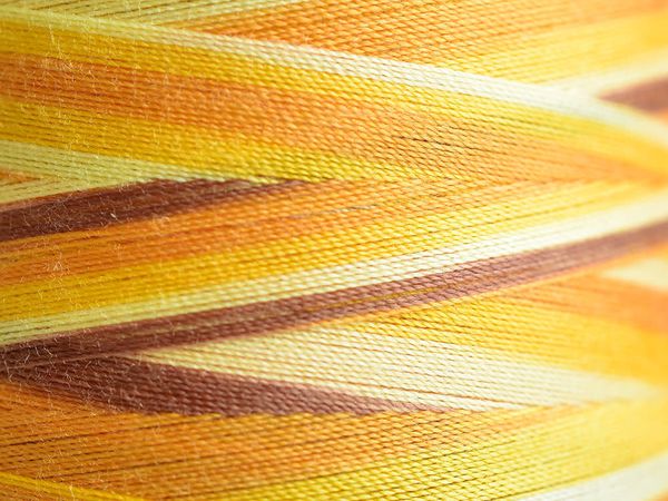 Нитки для машинной стежки Madeira Aeroquilt меланж №40, 2750 м, цв. 9507, 9131B, 1 катушка