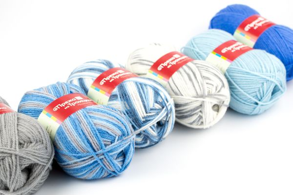 Пряжа Троицкая Подмосковная / уп.10 мот. по 100 г, 250 м, 001 белый