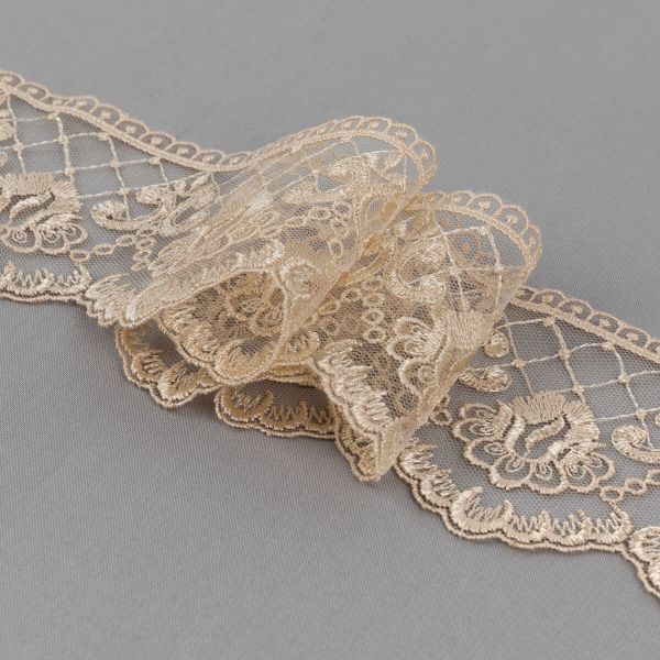 Кружево на сетке 71 мм / 10 м, бежевый, Gamma GKM-7102