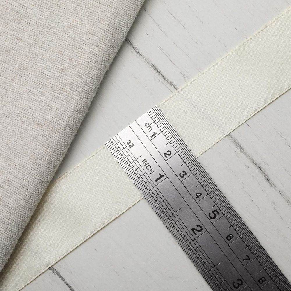 Лента атласная 1-сторонняя 25.0 мм / 22.86±1 метров, 051 ванильный, Globus