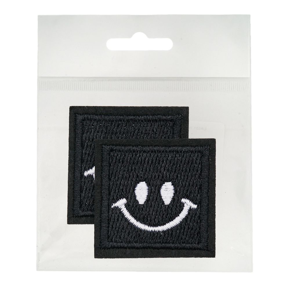 Термоаппликация Кубик с улыбкой 35х35мм (W.Black (бело-черный)), 2 шт, LA527