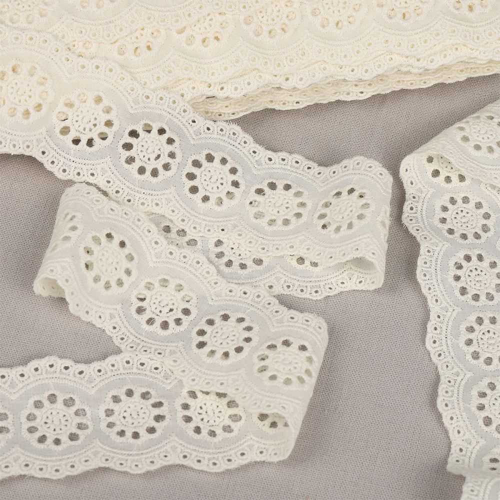 Кружево шитьё хлопок.1137 45 мм, цв.F102 молочный, уп.13.71м, Kruzhevo