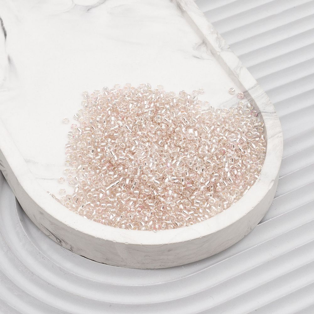 Бисер Astra&Craft 11/0 (2.1 мм), 200 г (10х20 г), цв. 1101 бежево-розовый/прозр.серебрист.центр (круг.отв.)