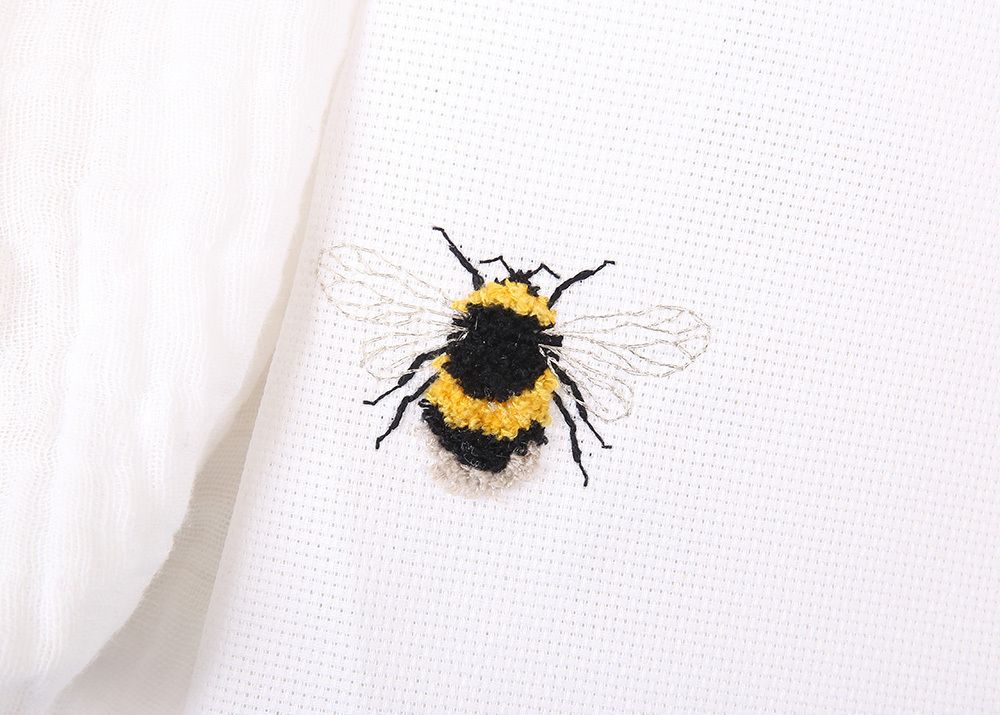 Набор для вышивания нитками Klart, Шмель, 9х6,5 см