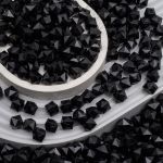 Бусины акрил ⌀10 мм, прозрач. в цвете, граненый куб, 500 г, Astra&Craft (672 черный)