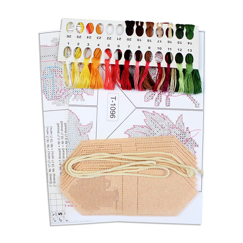 Набор для вышивания нитками МП Студия, на фетре Осенняя гирлянда бежевая (7 флажков) 10х7см