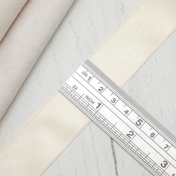 Лента атласная 1-сторонняя 25.0 мм / 22.86±1 метров, 053 кремовый, Globus