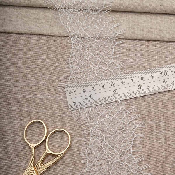 Кружево шантильи (реснички) на сетке 85 мм / 30 метров, белый, 3AR1259