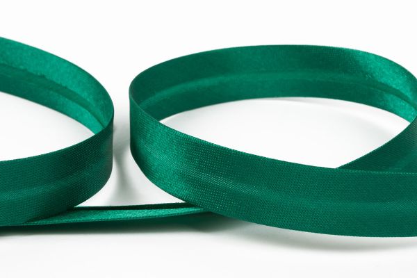 Косая бейка атласная 15 мм / 132±1 метра, 140 изумруд, Gamma GK-15P
