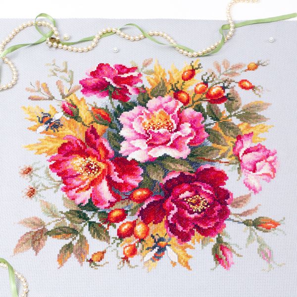 Набор для вышивания нитками Чудесная игла, Магия цветов. Шиповник, 30х30 см