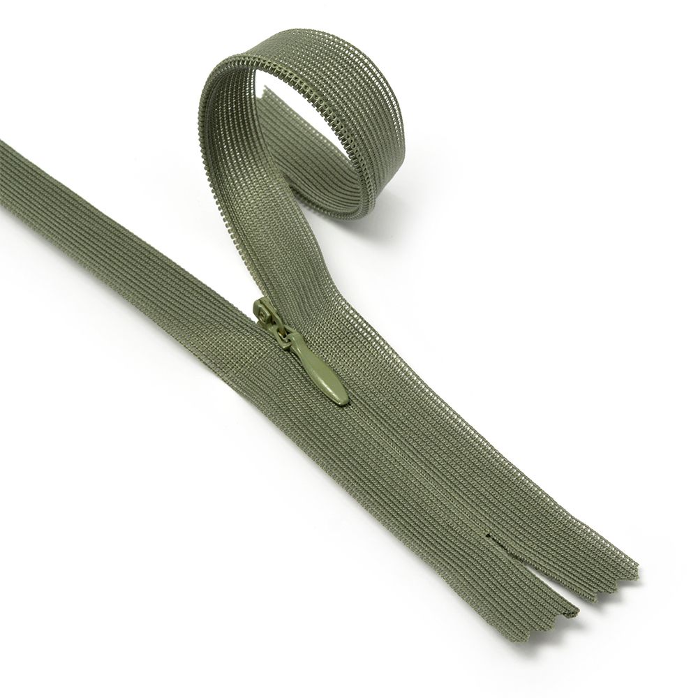 Молния потайная (скрытая) Т3 (3 мм) 1 зам., н/раз., 20 см, цв.F327 оливковый уп.50 шт Молния потайная (скрытая) Т3 (3 мм) 1 зам., н/раз., 20 см, цв.F327 оливковый уп.50 шт