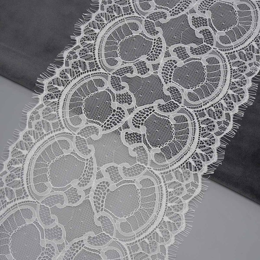 Кружево шантильи (реснички) 205 мм, / 3 метра, на сетке, белый